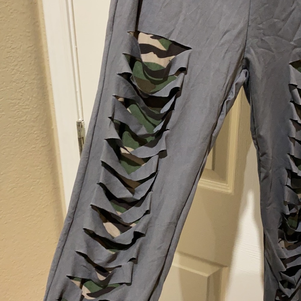 RAG. Ripped Legging - Picture 3 of 4